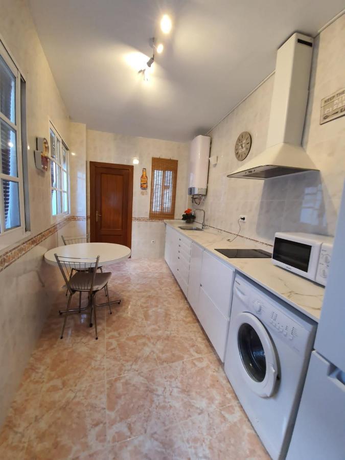 Apartamento Ollerias Малага Екстериор снимка