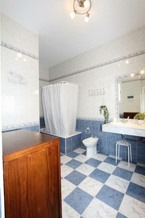 Apartamento Ollerias Малага Екстериор снимка