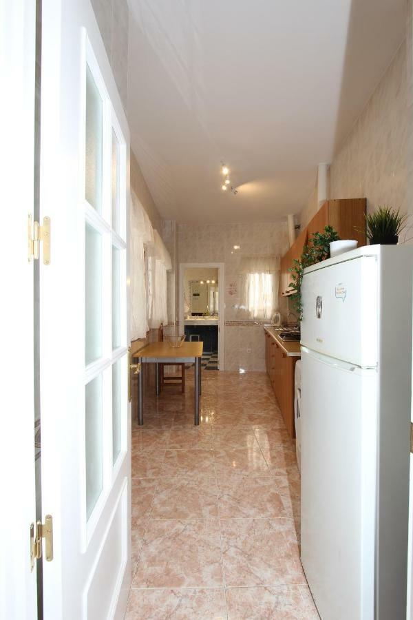 Apartamento Ollerias Малага Екстериор снимка
