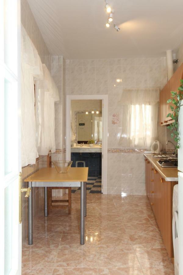 Apartamento Ollerias Малага Екстериор снимка