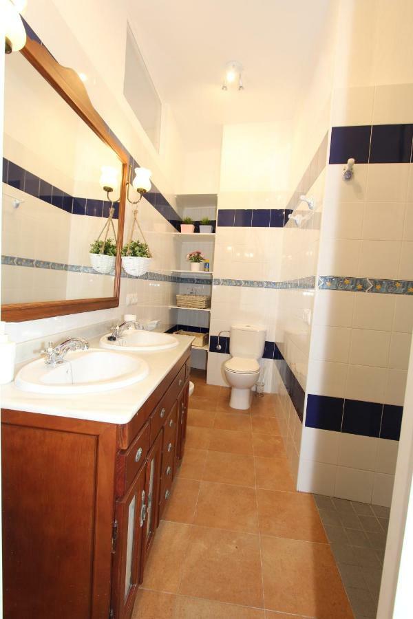 Apartamento Ollerias Малага Екстериор снимка