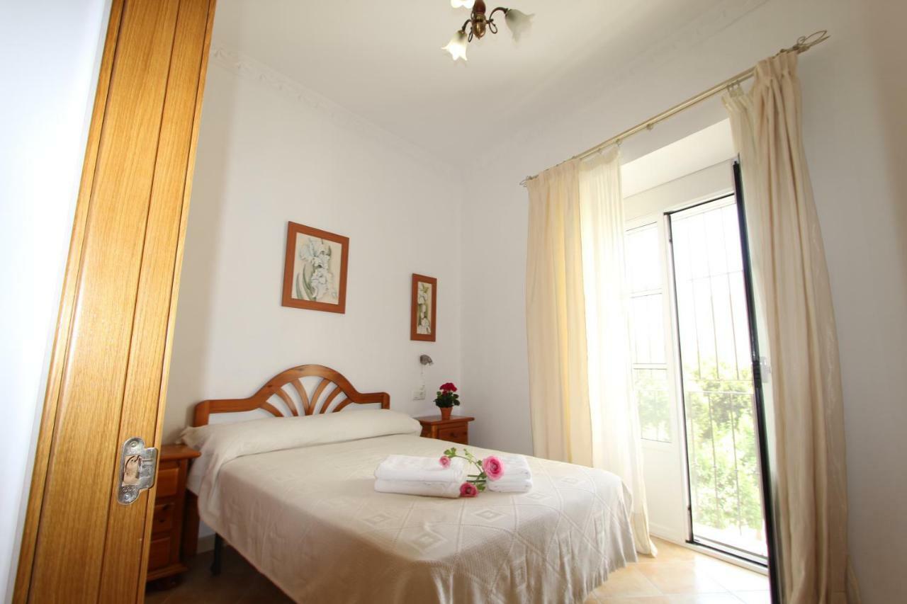 Apartamento Ollerias Малага Екстериор снимка