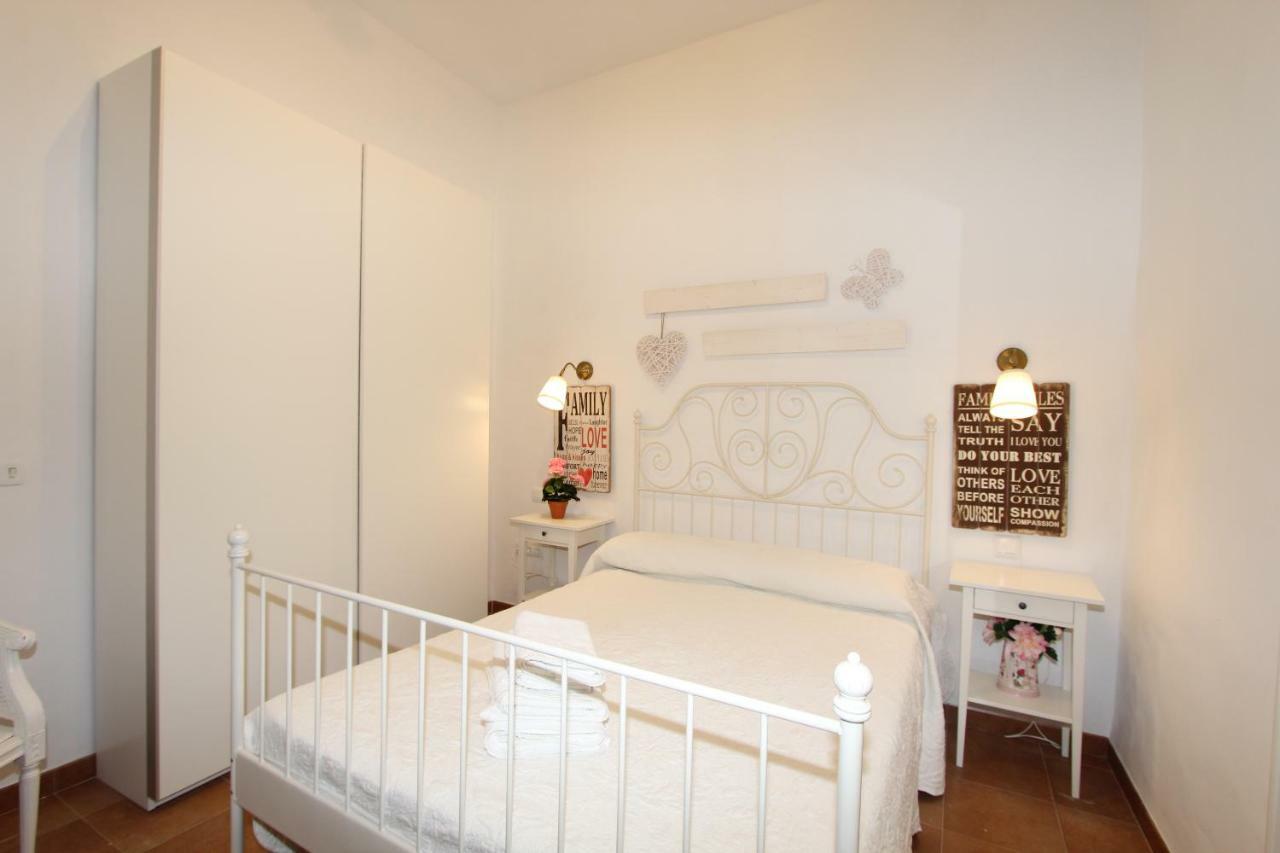 Apartamento Ollerias Малага Екстериор снимка