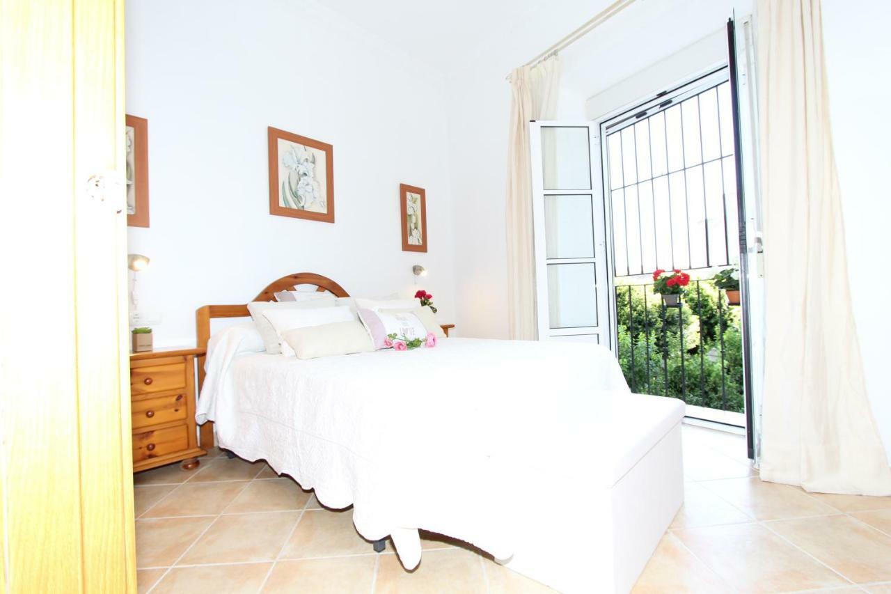 Apartamento Ollerias Малага Екстериор снимка