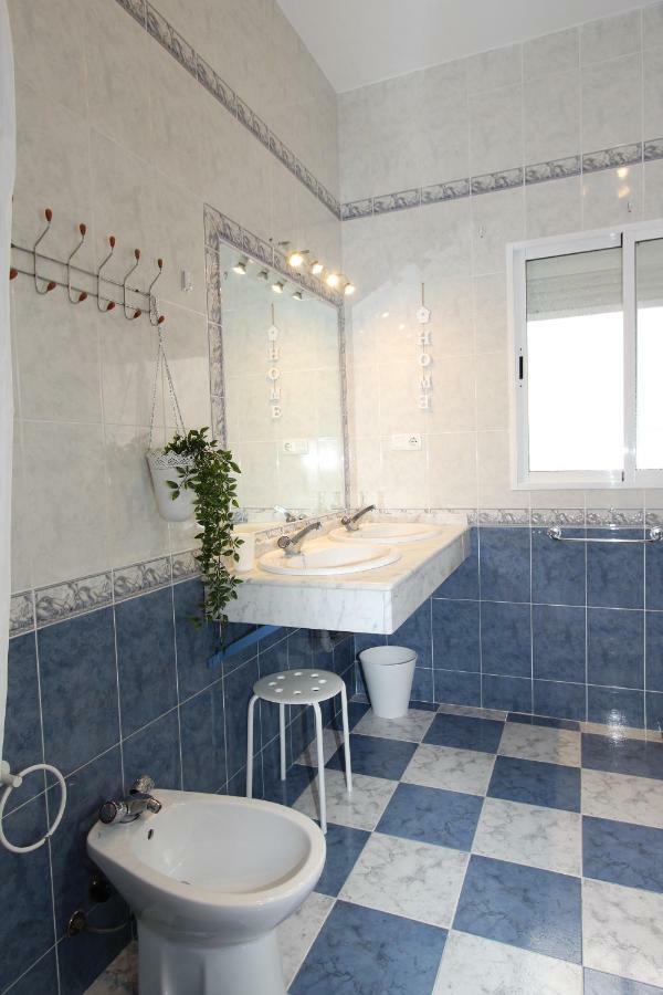 Apartamento Ollerias Малага Екстериор снимка