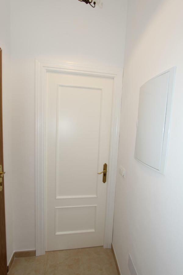 Apartamento Ollerias Малага Екстериор снимка