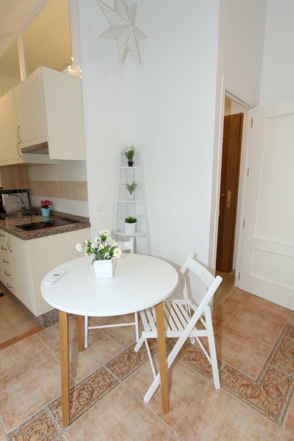 Apartamento Ollerias Малага Екстериор снимка