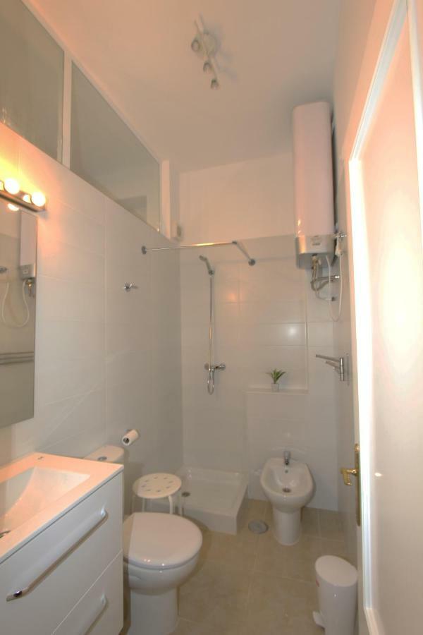 Apartamento Ollerias Малага Екстериор снимка