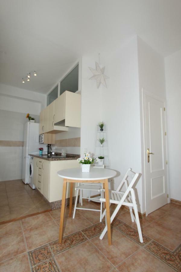 Apartamento Ollerias Малага Екстериор снимка